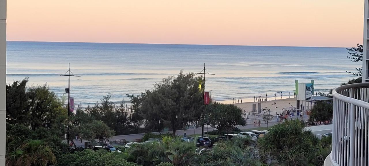 Apr Private Suites Moroccan By The Beach Gold Coast Extérieur photo