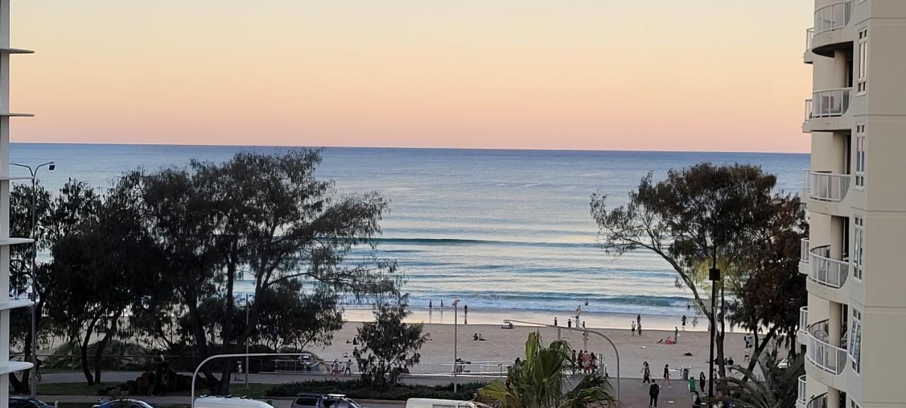 Apr Private Suites Moroccan By The Beach Gold Coast Extérieur photo