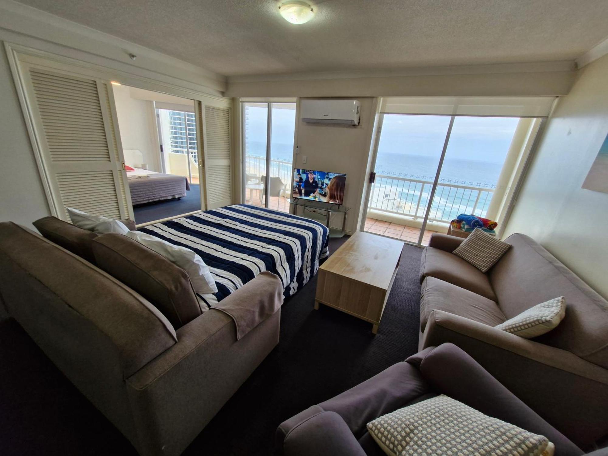 Apr Private Suites Moroccan By The Beach Gold Coast Chambre photo