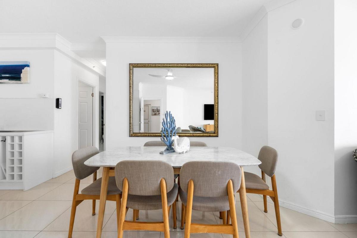 Apr Private Suites Moroccan By The Beach Gold Coast Extérieur photo